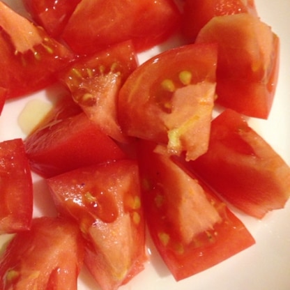 トマトをお酢で食べるとは。美味しくてハマりそうです